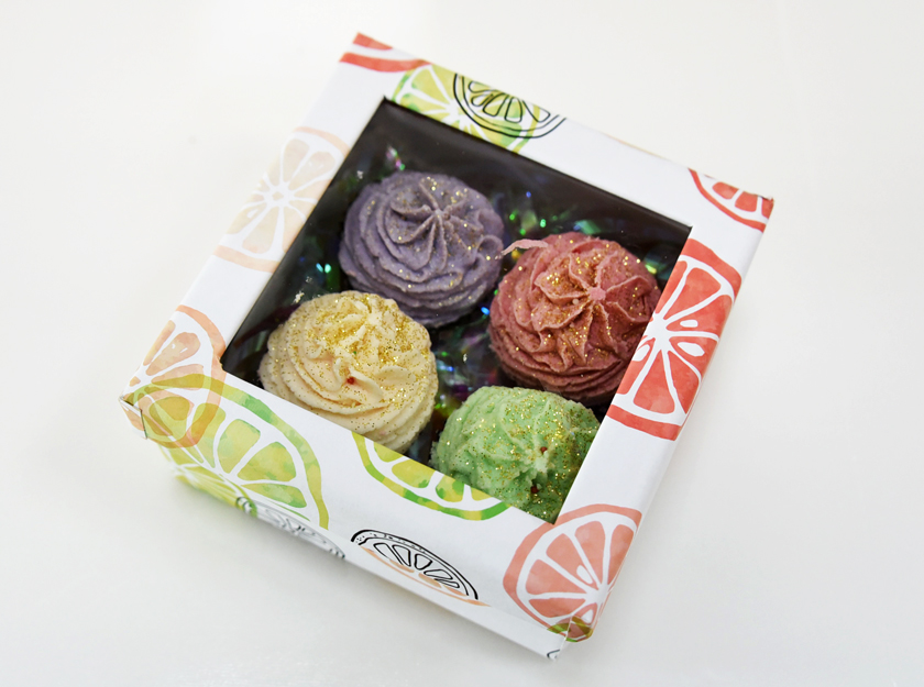 Butter Cup Cake Fruit Set